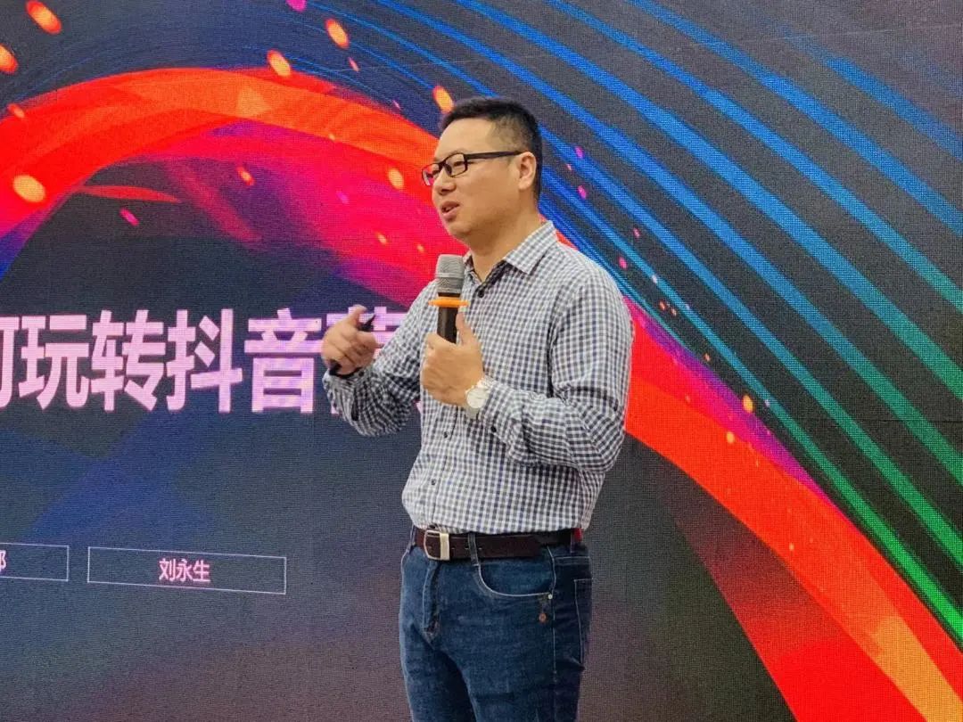 聚力·向上 | 2022午夜福利电影院新品品鉴会暨区域培训峰会临沂站完美结束！(图17)